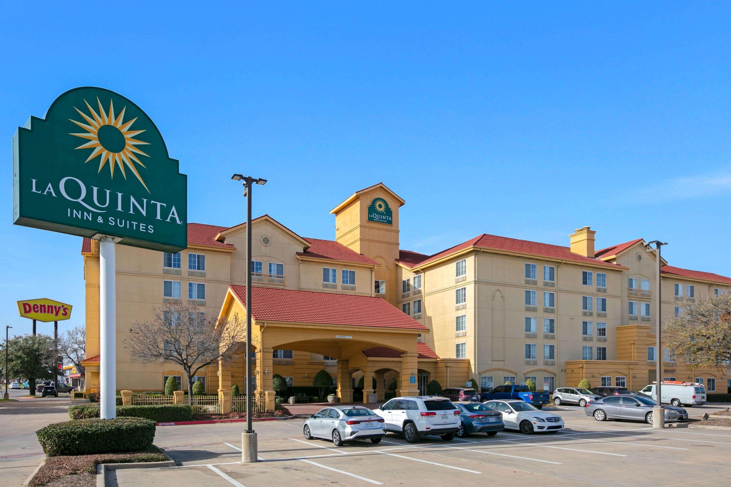 La Quinta By Wyndham Dfw Airport South / Irving Hotel Exterior foto